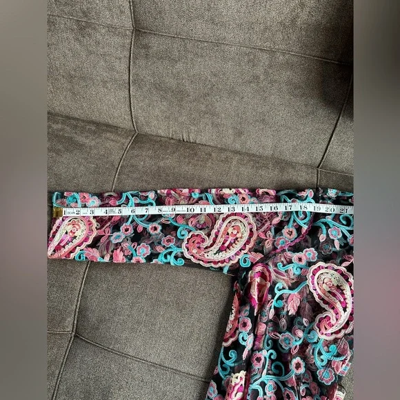 Ali Miles Paisley Sheer Embroidered Top Size S - Picture 8 of 8